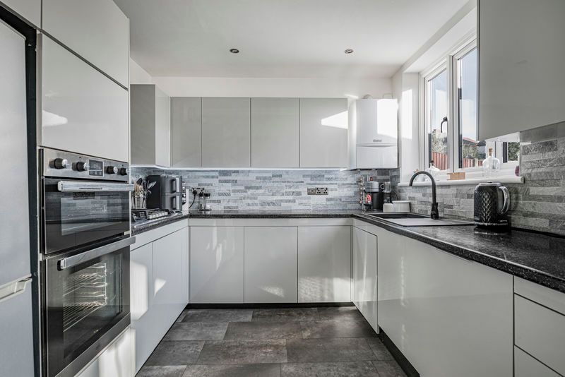 Property photo 3 of 29 Photo 22