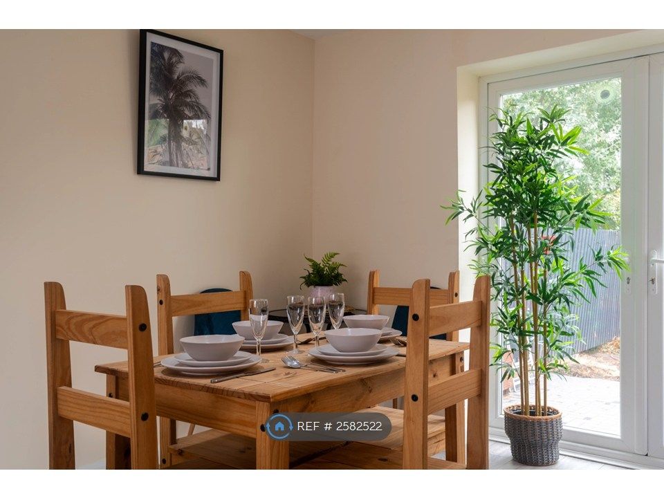 Property photo 2 of 18 Dining Room