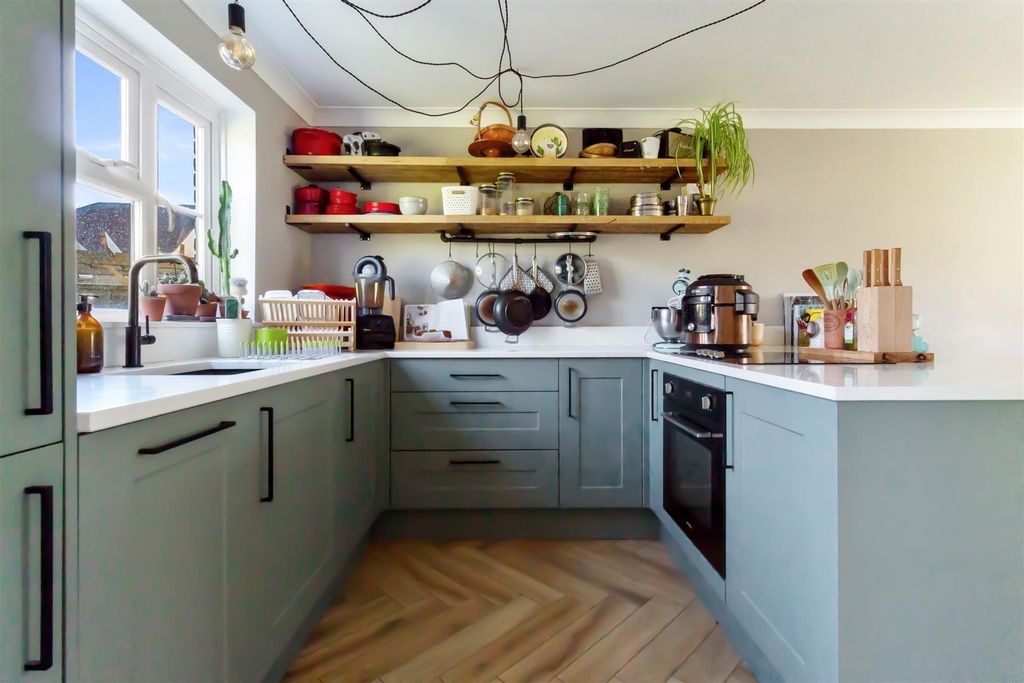 Property photo 3 of 26 Internal