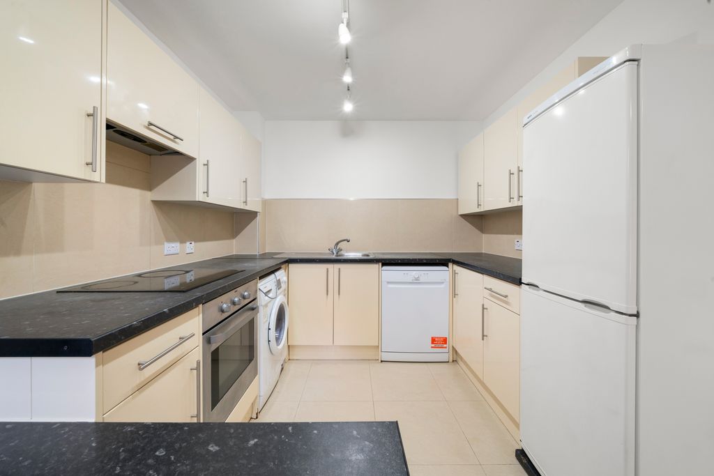 Property photo 2 of 6