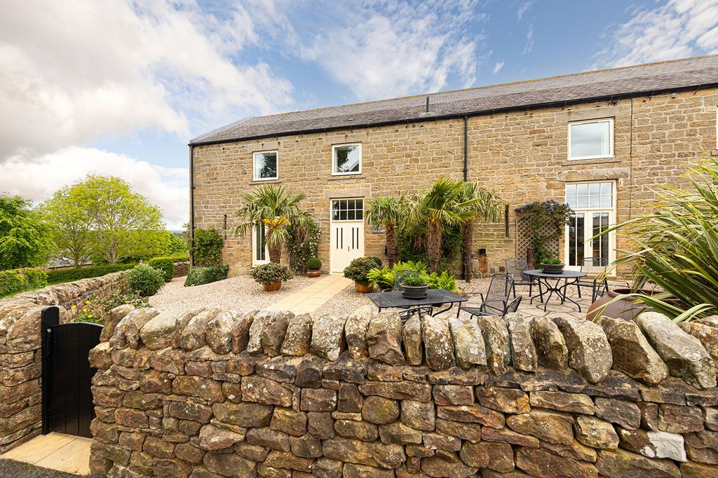 Property photo 1 of 27