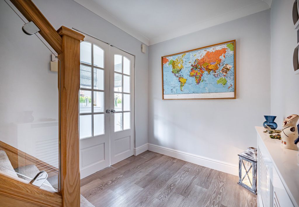 Property photo 3 of 37