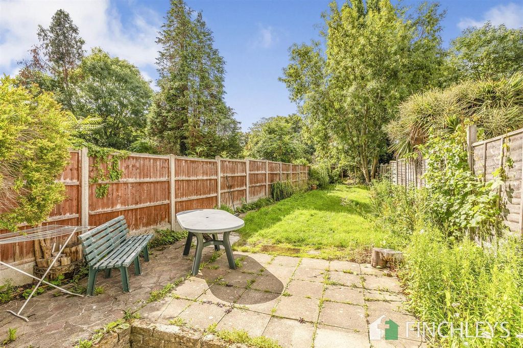 Property photo 2 of 9