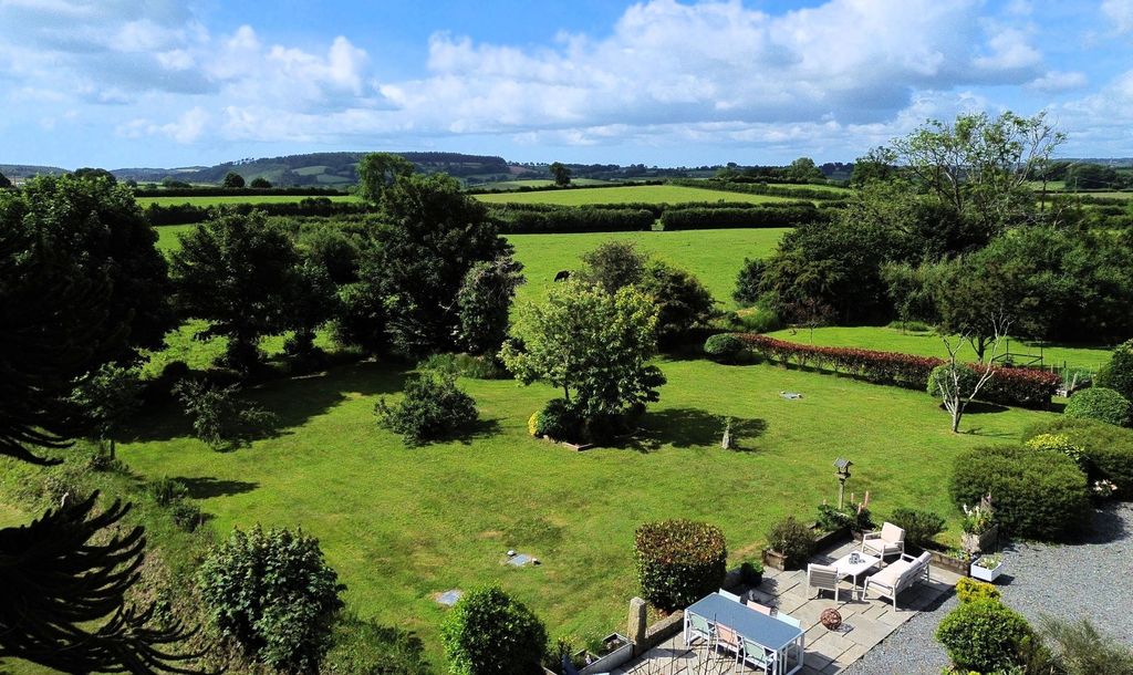 Property photo 2 of 36