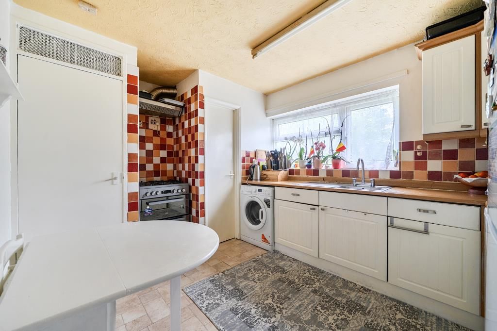 Property photo 3 of 20 Kitchen