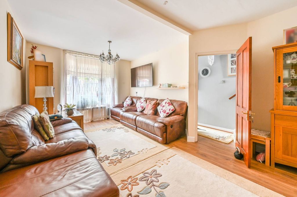 Property photo 2 of 13
