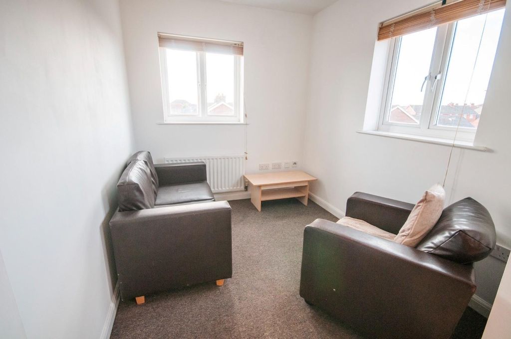 Property photo 2 of 5 146 L.Jpg