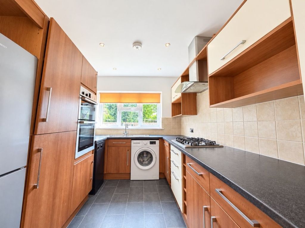 Property photo 2 of 21