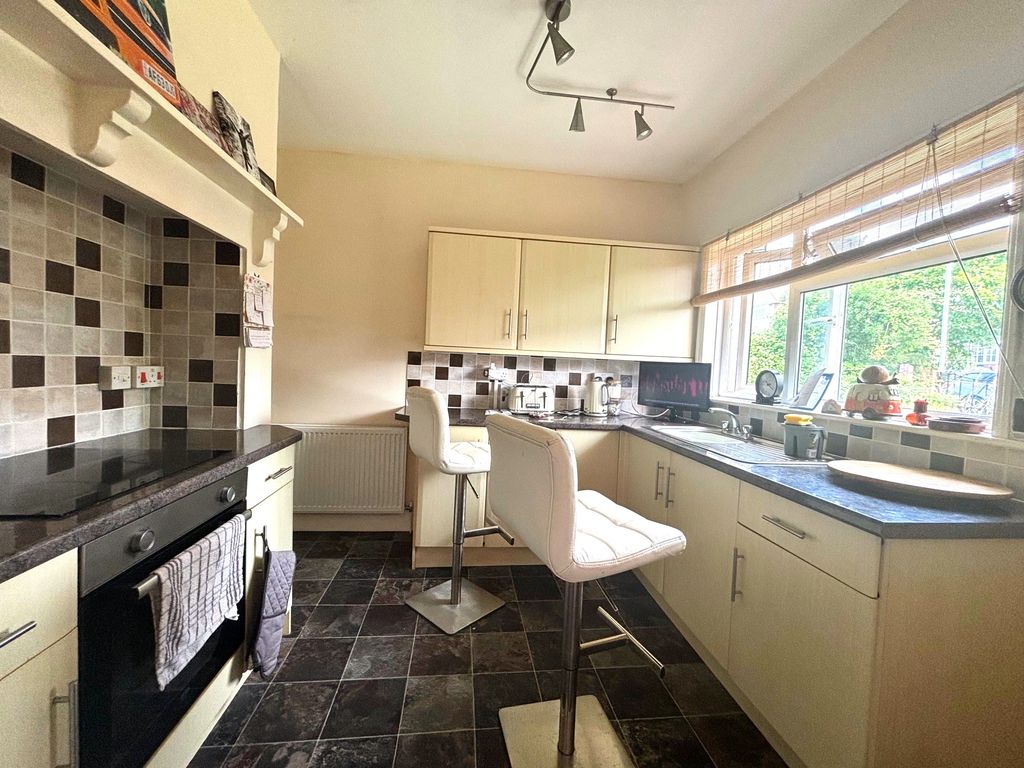 Property photo 2 of 13 Kitchen
