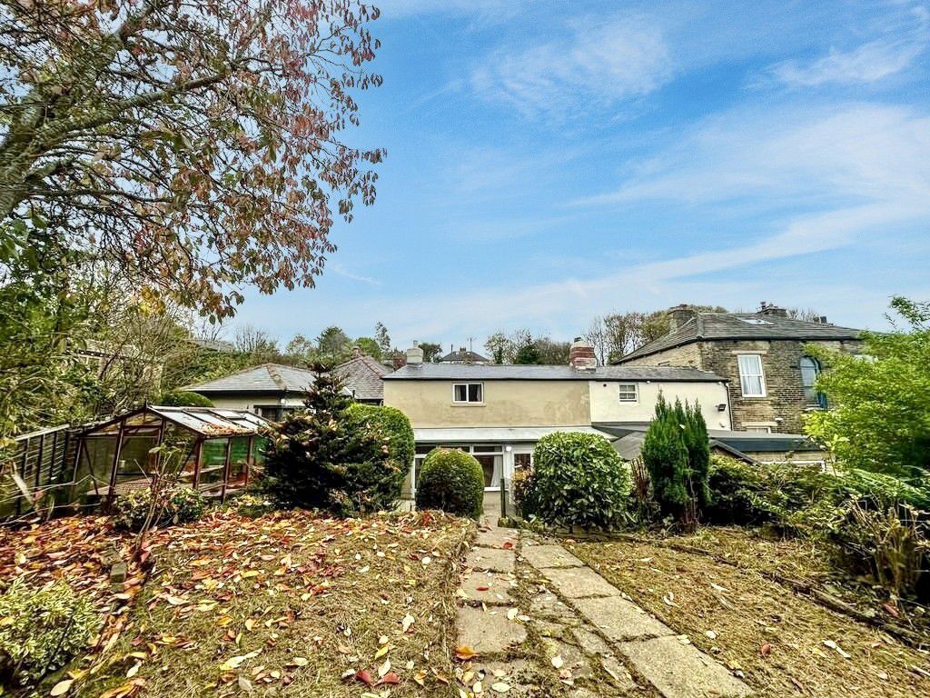 Property photo 2 of 24