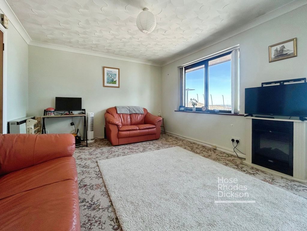 Property photo 2 of 12 Pbox-Img.Jpg