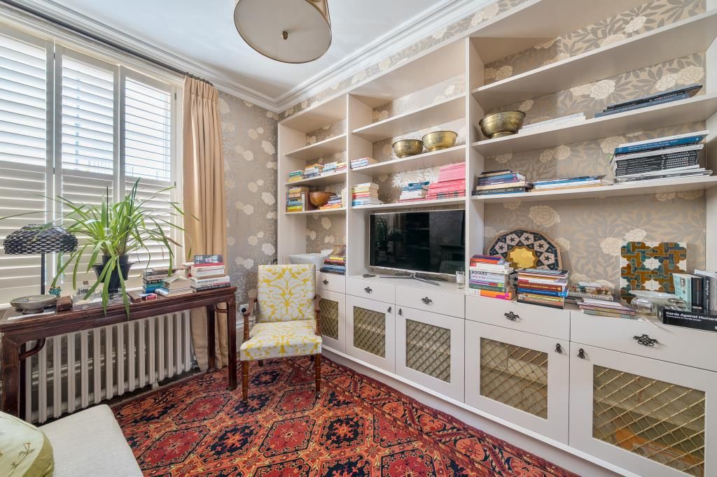 Property photo 3 of 33 Parlor Room