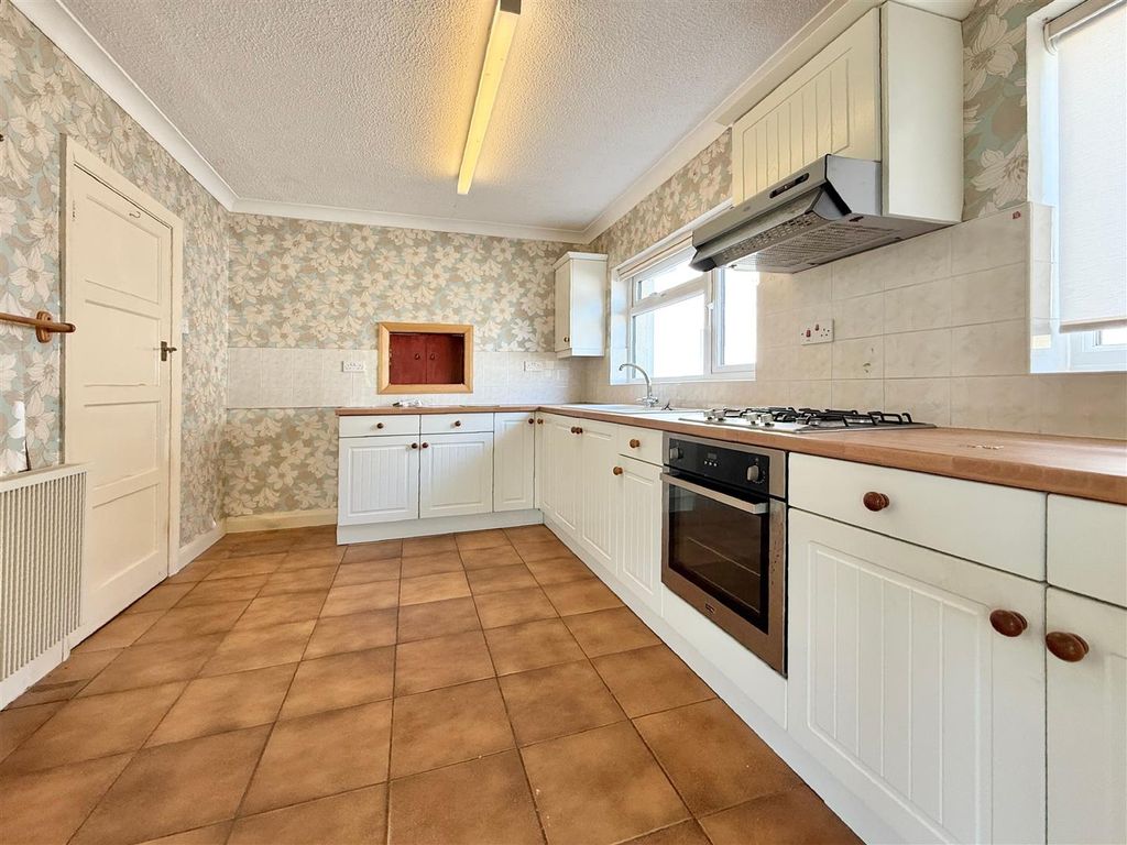 Property photo 3 of 20 Kitchen 2.Jpg