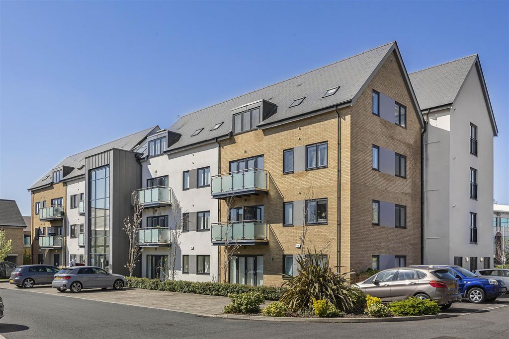 Property photo 1 of 11