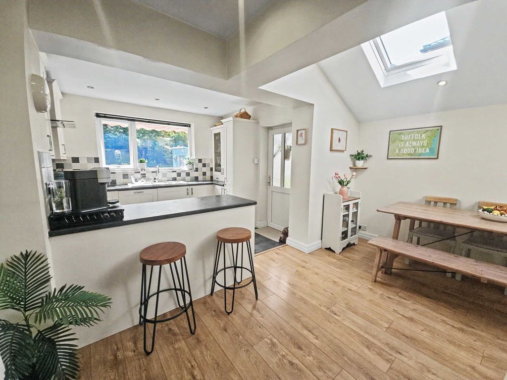 Property photo 3 of 20 Kitchen Diner