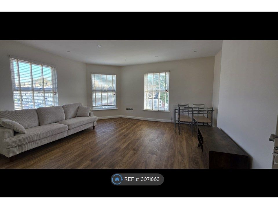 Property photo 1 of 14 Living Room