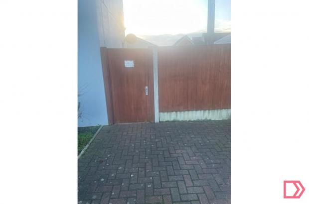 Property photo 2 of 4 Flat 002.Jpeg