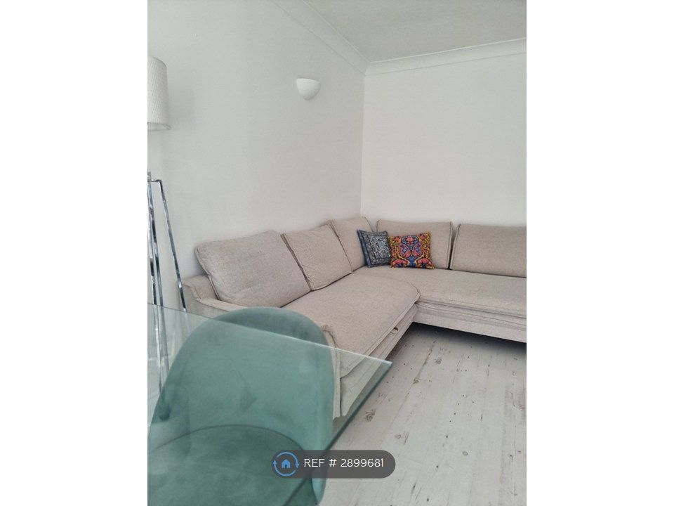 Property photo 3 of 25