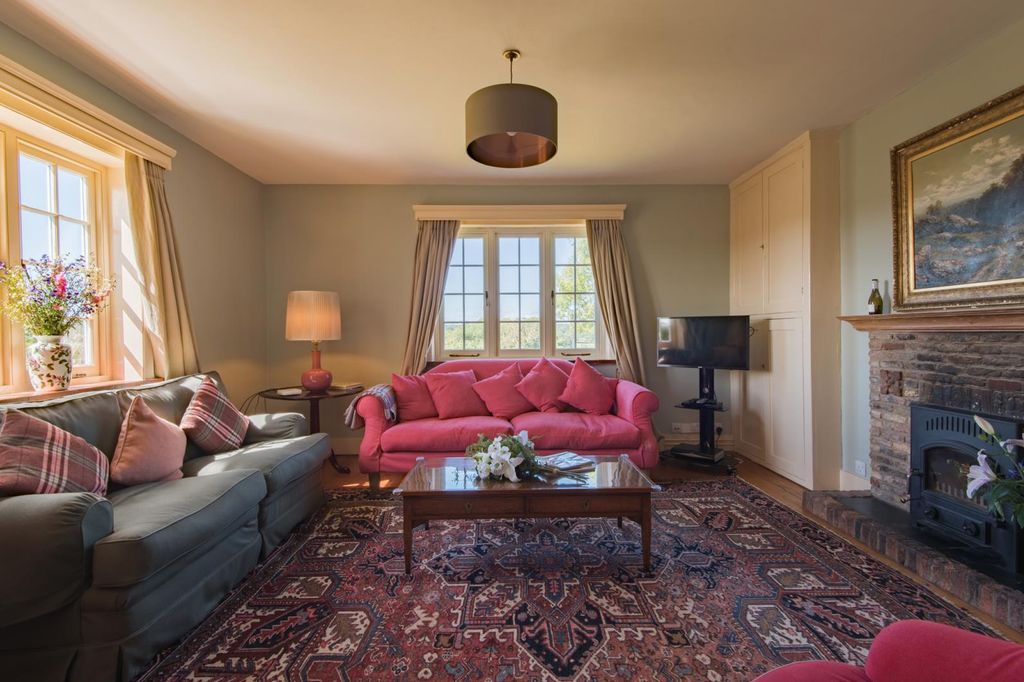 Property photo 2 of 15 Living Room.Png