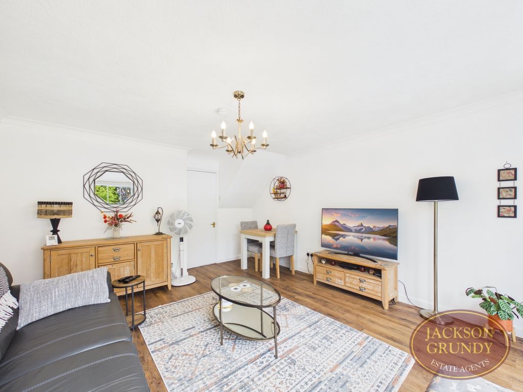 Property photo 3 of 15 Langsett Close