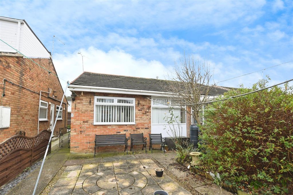 Property photo 1 of 15 Gardens