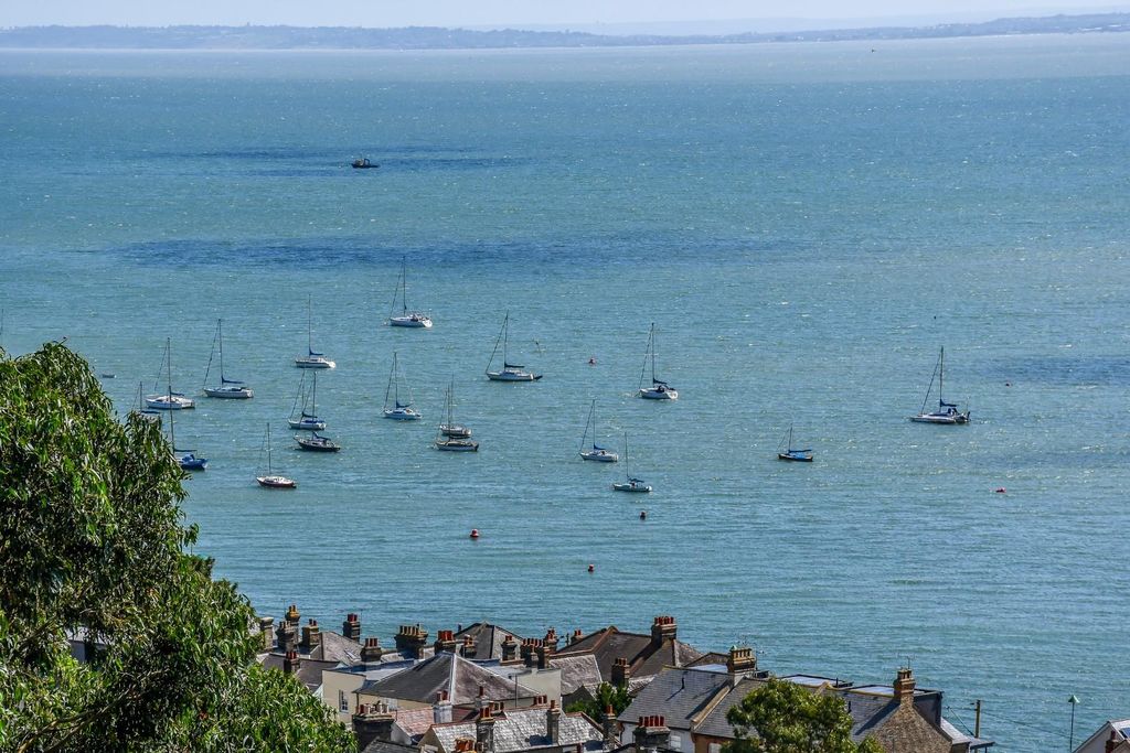 Property photo 3 of 23