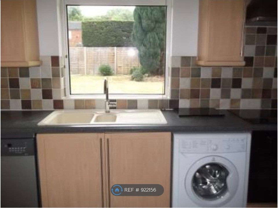 Property photo 3 of 7 Kitchen