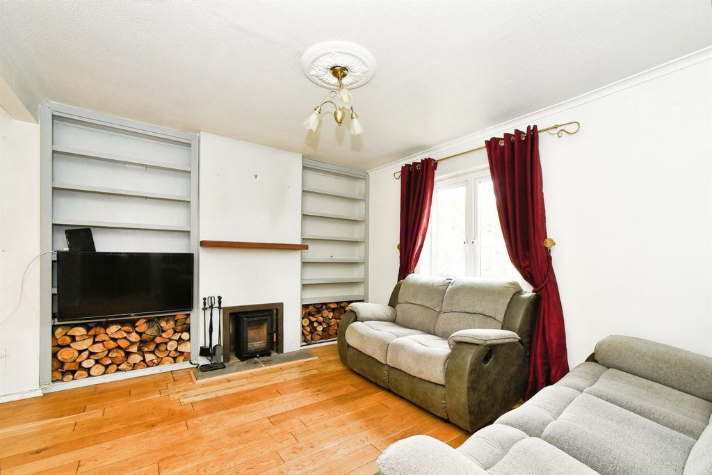 Property photo 3 of 31