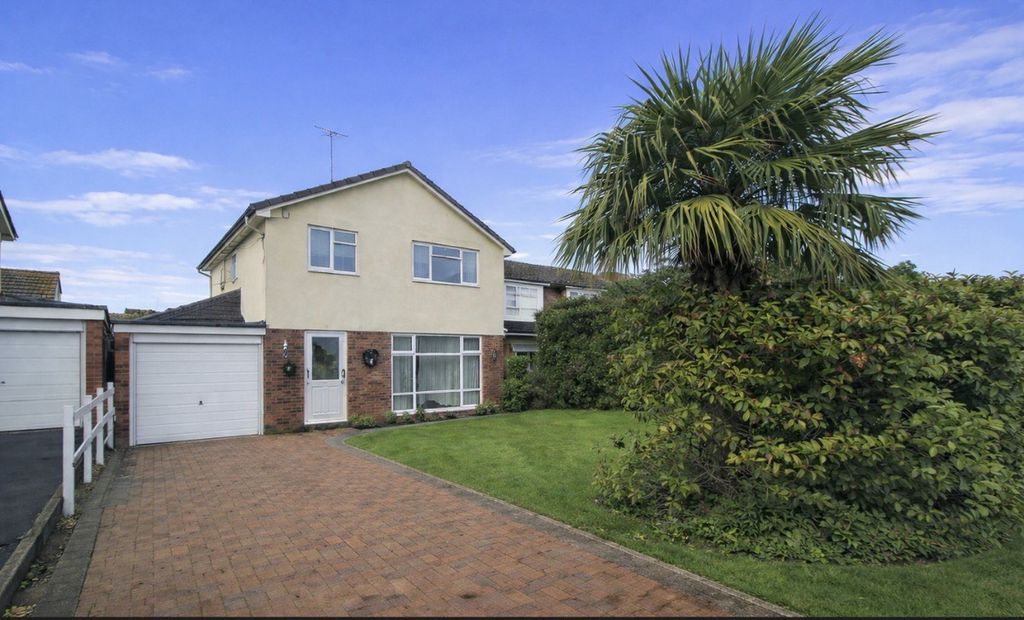 Property photo 2 of 17