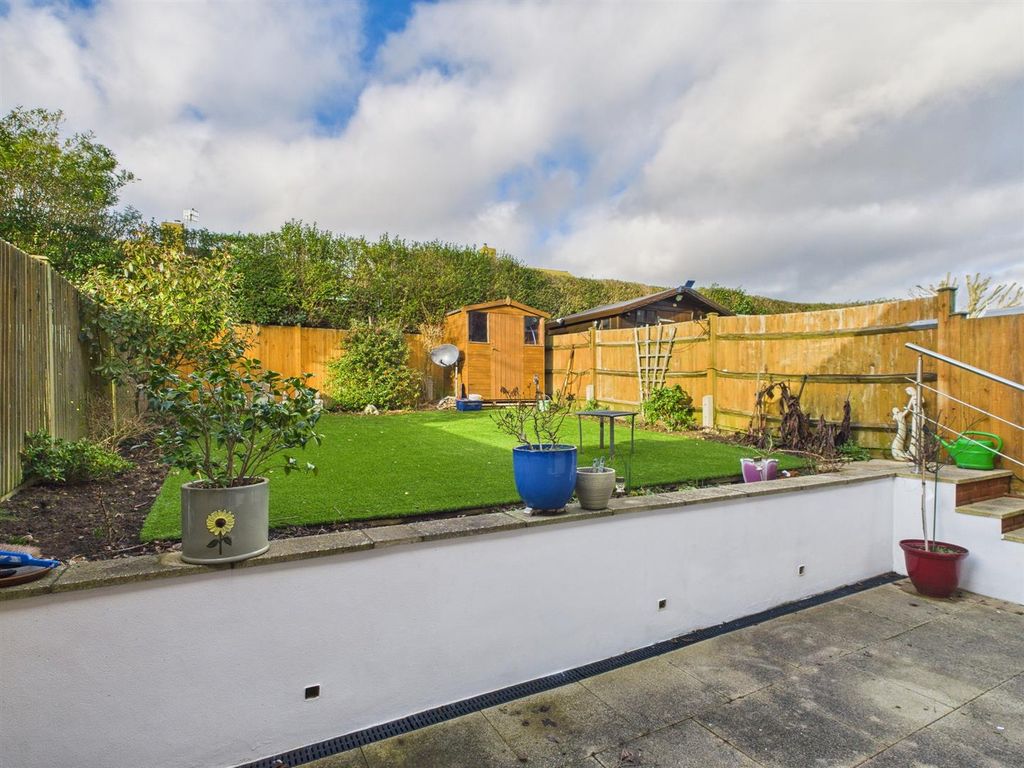 Property photo 2 of 21