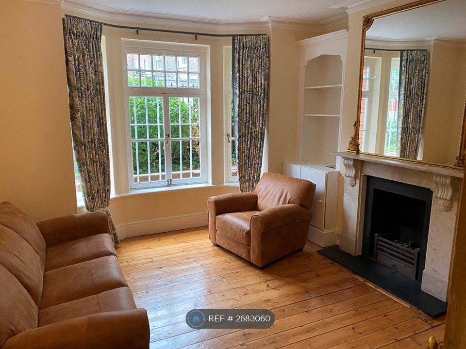 Property photo 2 of 6 Living Room