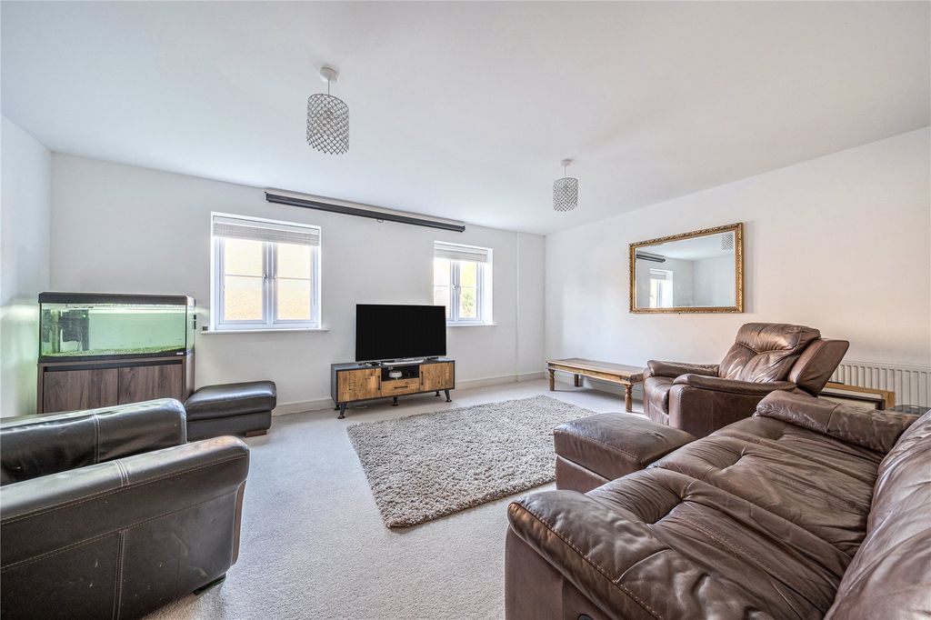 Property photo 3 of 16 Picture No. 18