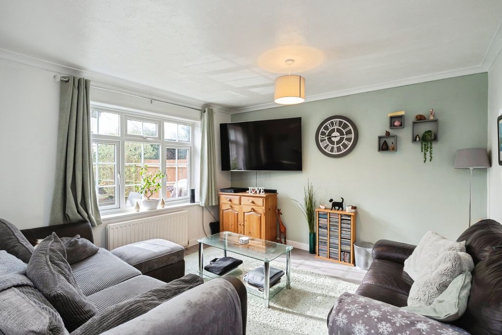 Property photo 2 of 20 Living Room