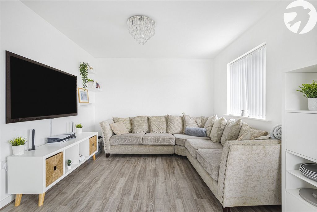 Property photo 3 of 20 Lounge Area