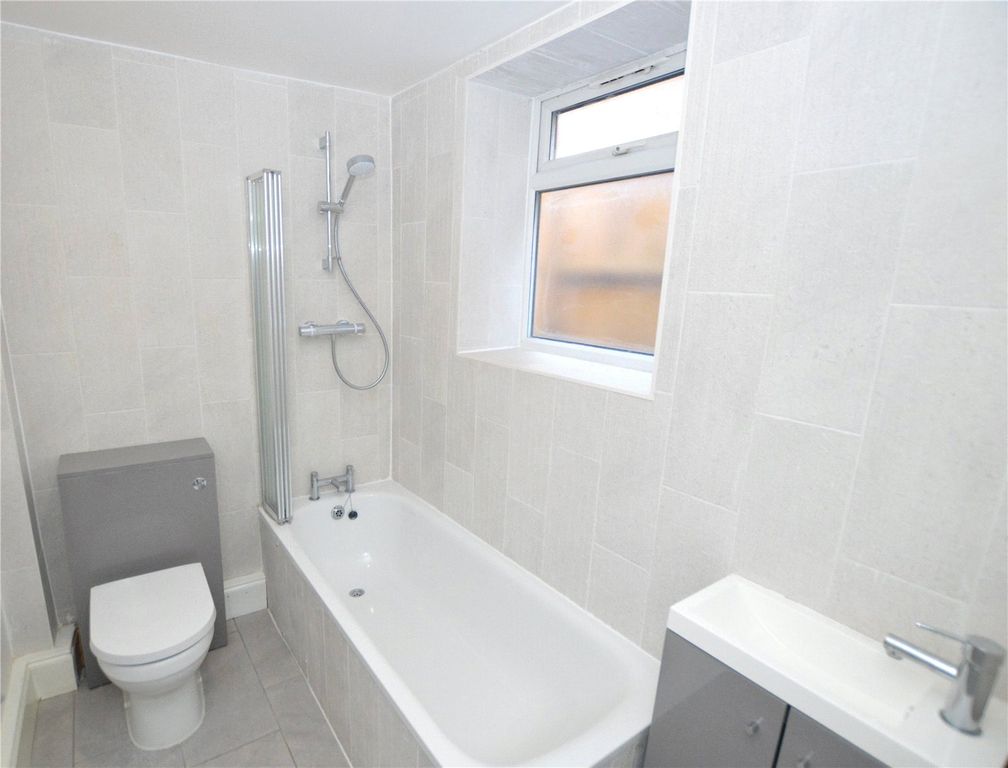 Property photo 3 of 6 Picture No. 02