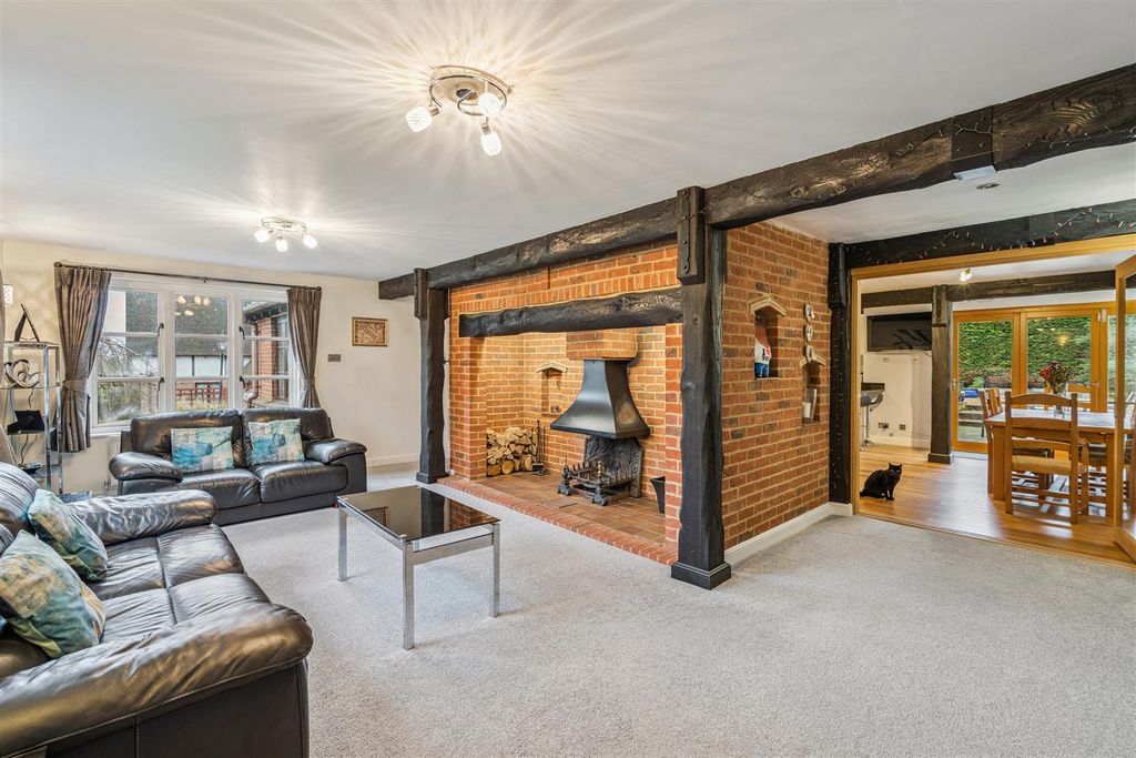 Property photo 3 of 25 Living Room