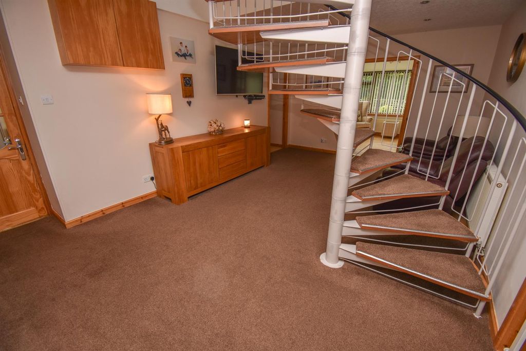 Property photo 2 of 57 Entrance Hall