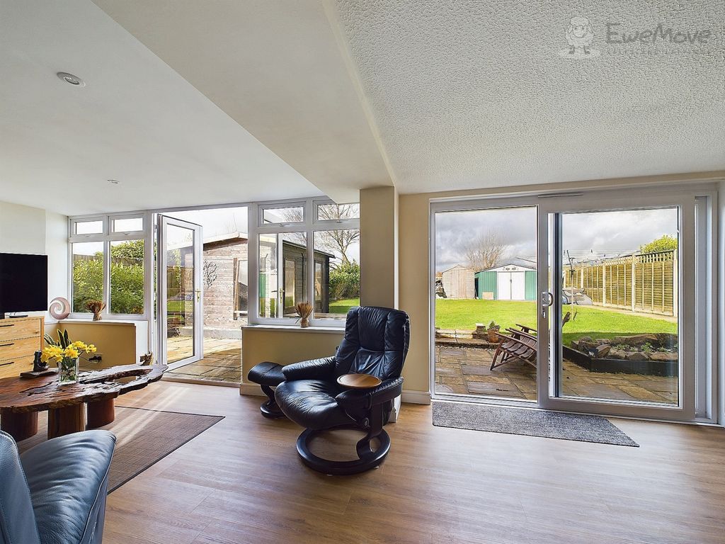 Property photo 2 of 18 Ewemove South Molton - Four Ways Drive - Lounge 1