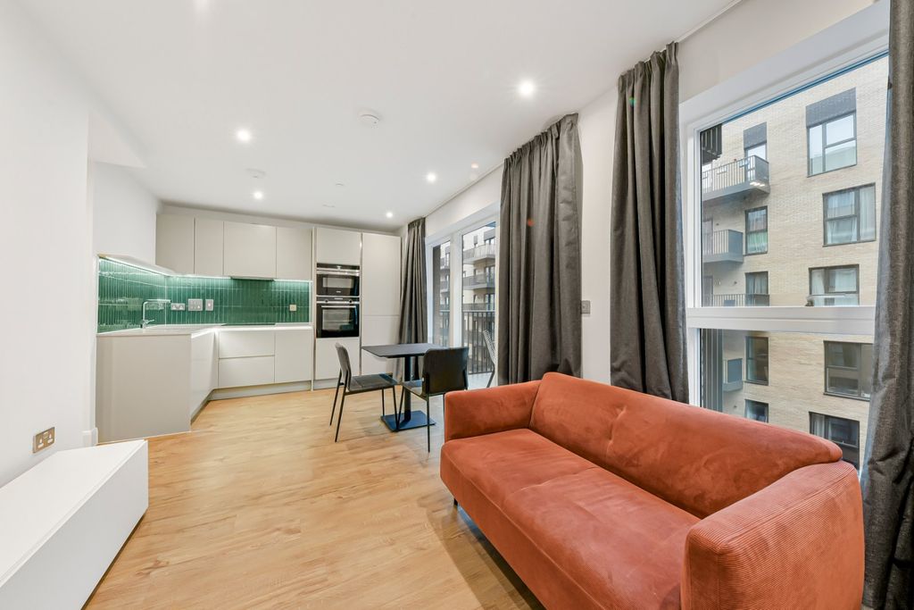 Property photo 2 of 17