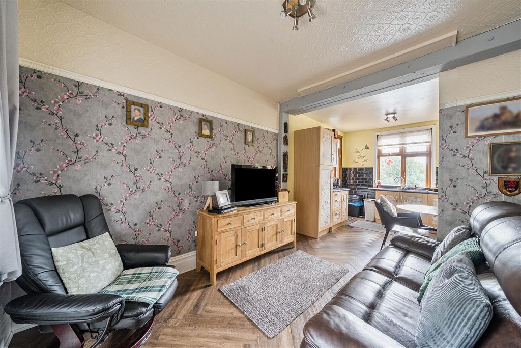 Property photo 2 of 29