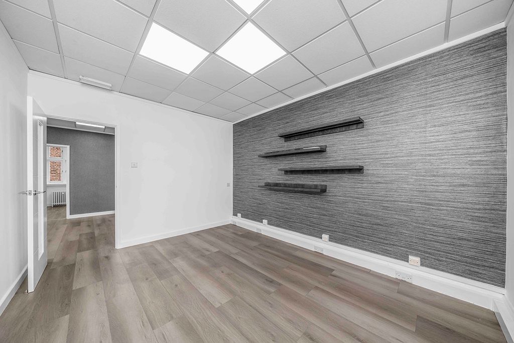 Property photo 3 of 10 Picture 3