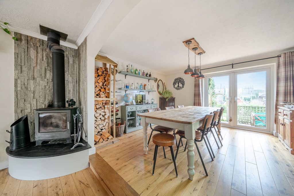 Property photo 3 of 18 Dining Area
