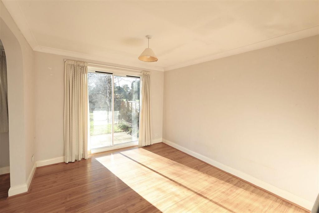 Property photo 3 of 23 Dining Area