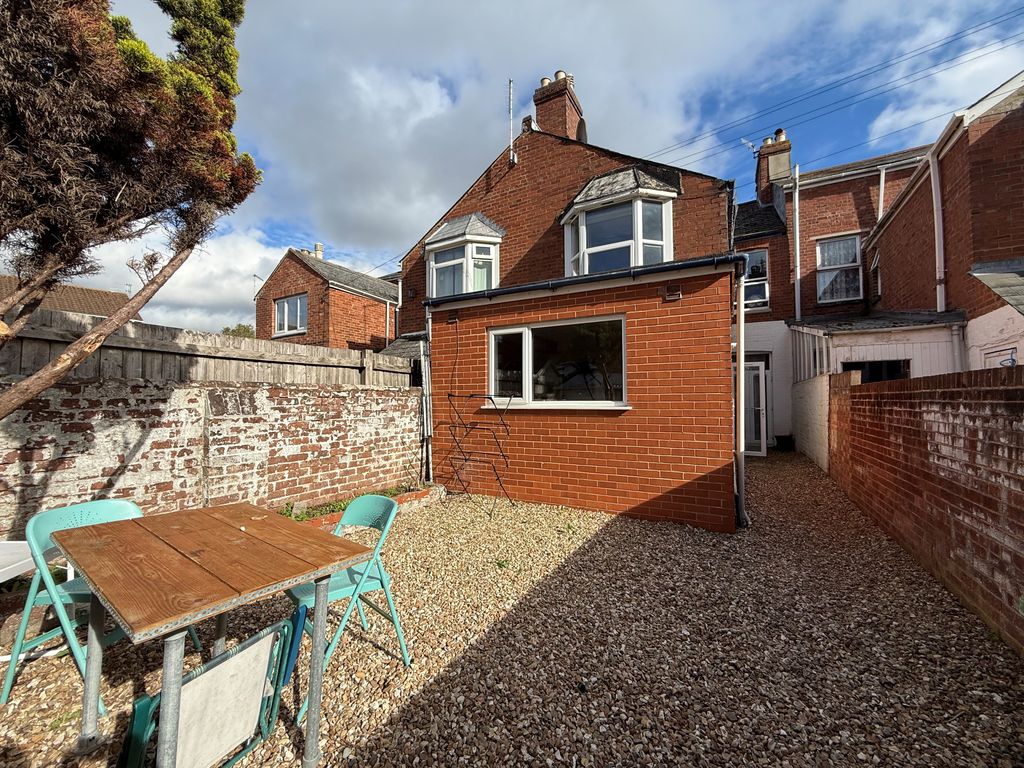 Property photo 1 of 11 8
