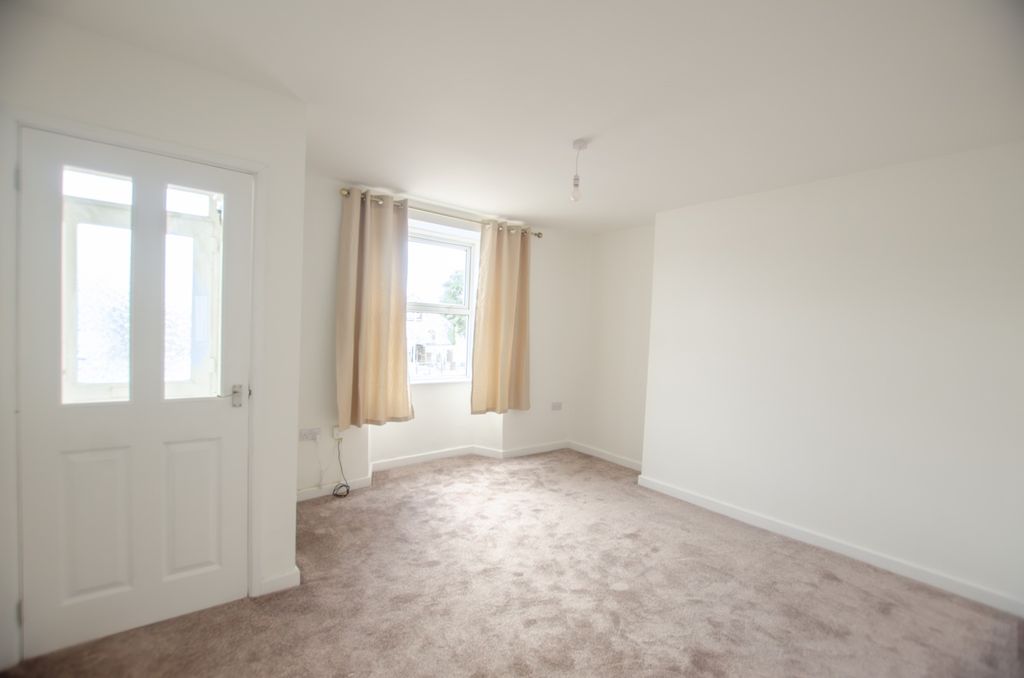 Property photo 3 of 13 48 Lower Bore Street Tps Bodmin Branch 01208 74182