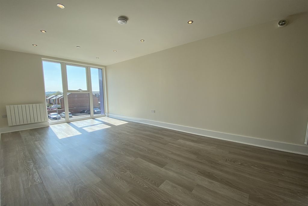 Property photo 2 of 12 ,