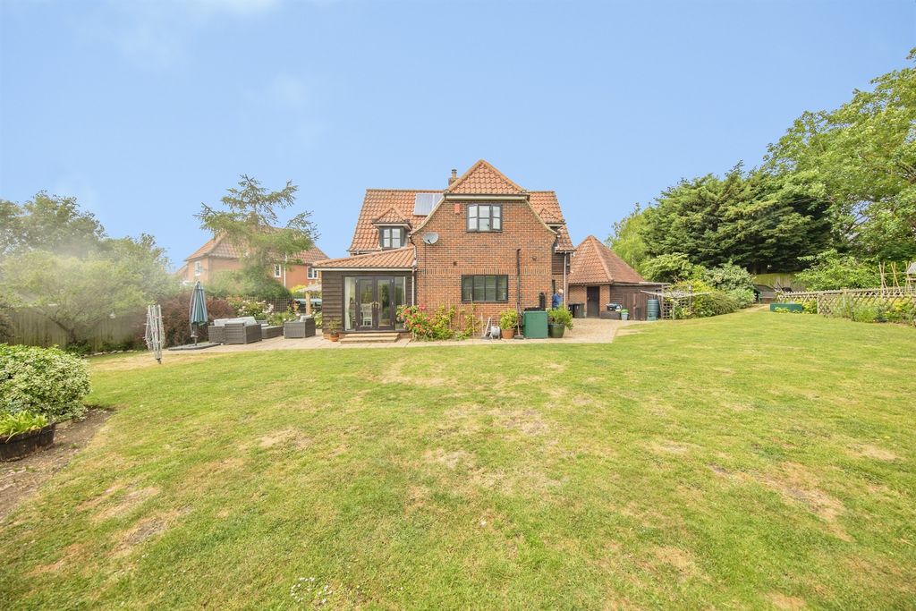 Property photo 3 of 23
