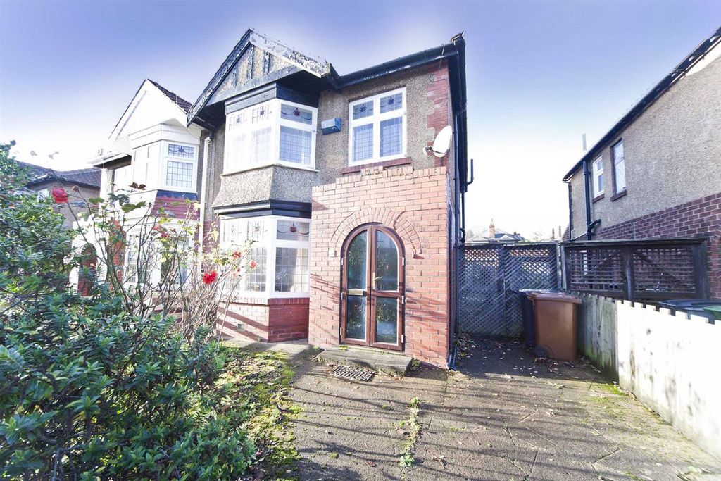 Property photo 1 of 18