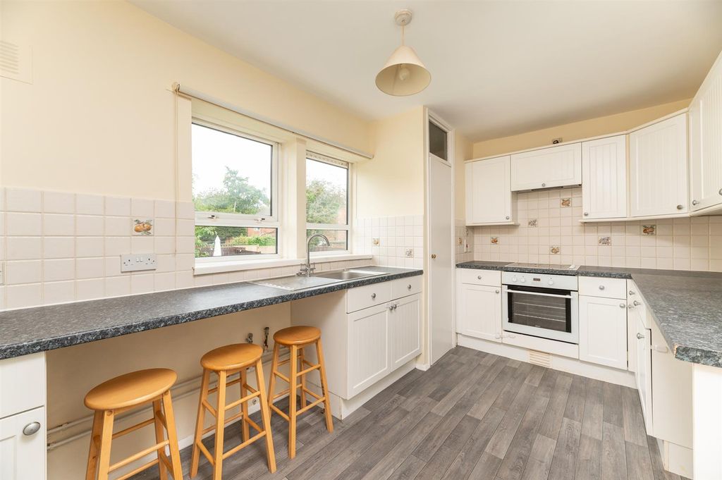 Property photo 3 of 22 Kitchen