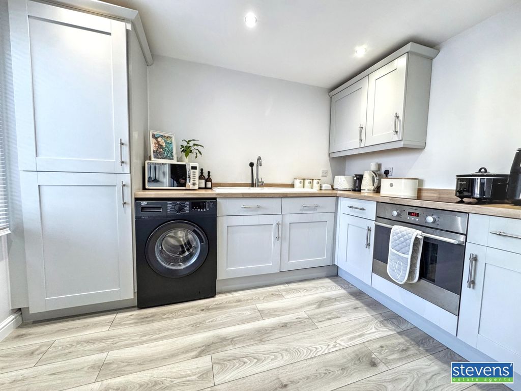 Property photo 3 of 14 Img_7472